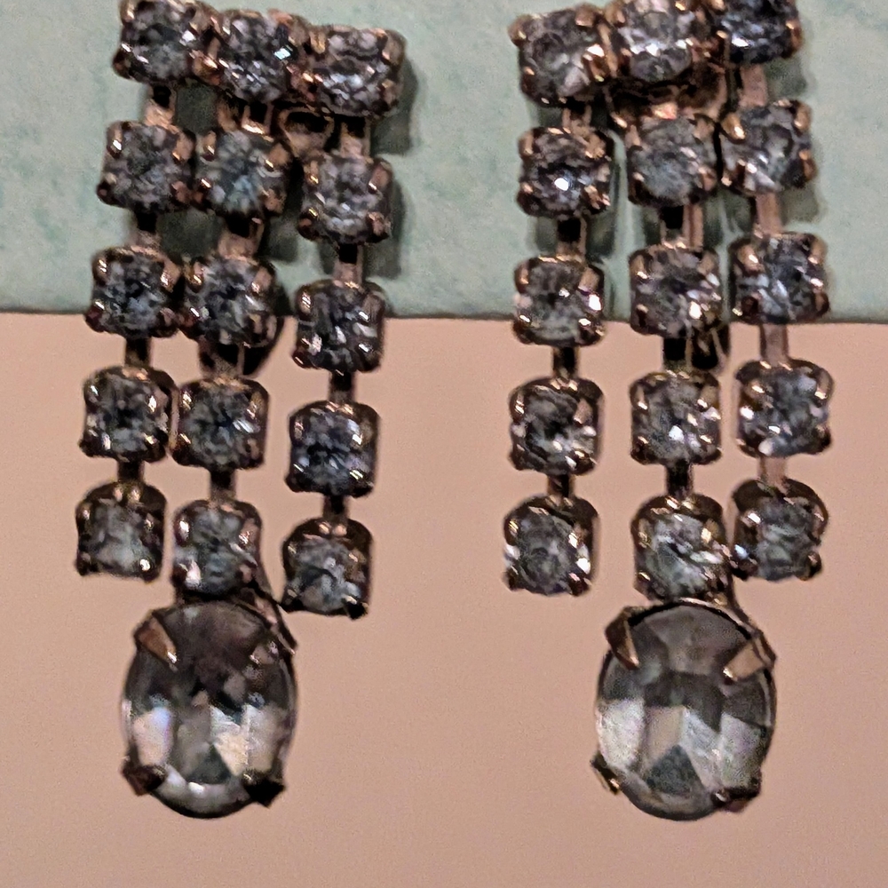 Elegant Vintage Blue Rhinestone Silver Tone Screw On Dangle Earrings